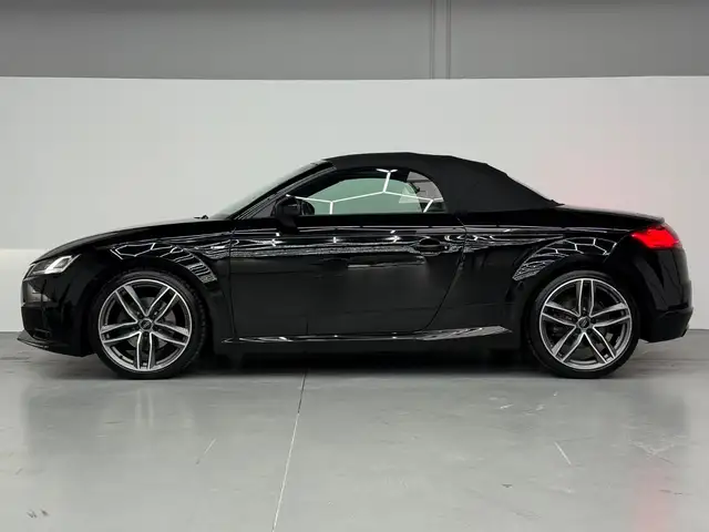 Audi TT view 10