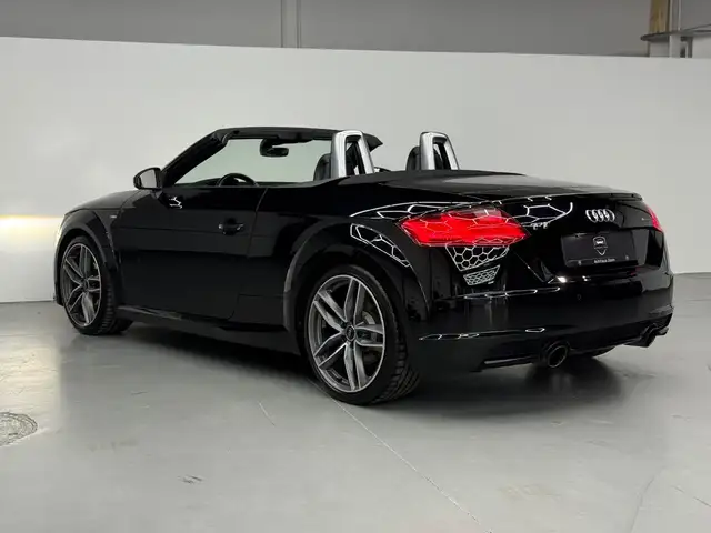 Audi TT view 13