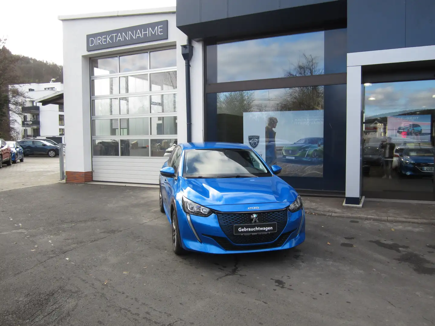 Peugeot e-208 Active Pack Blau - 1