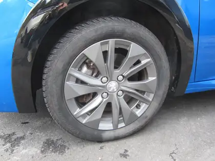 Annonce voiture d'occasion Peugeot e-208 - CARADIZE