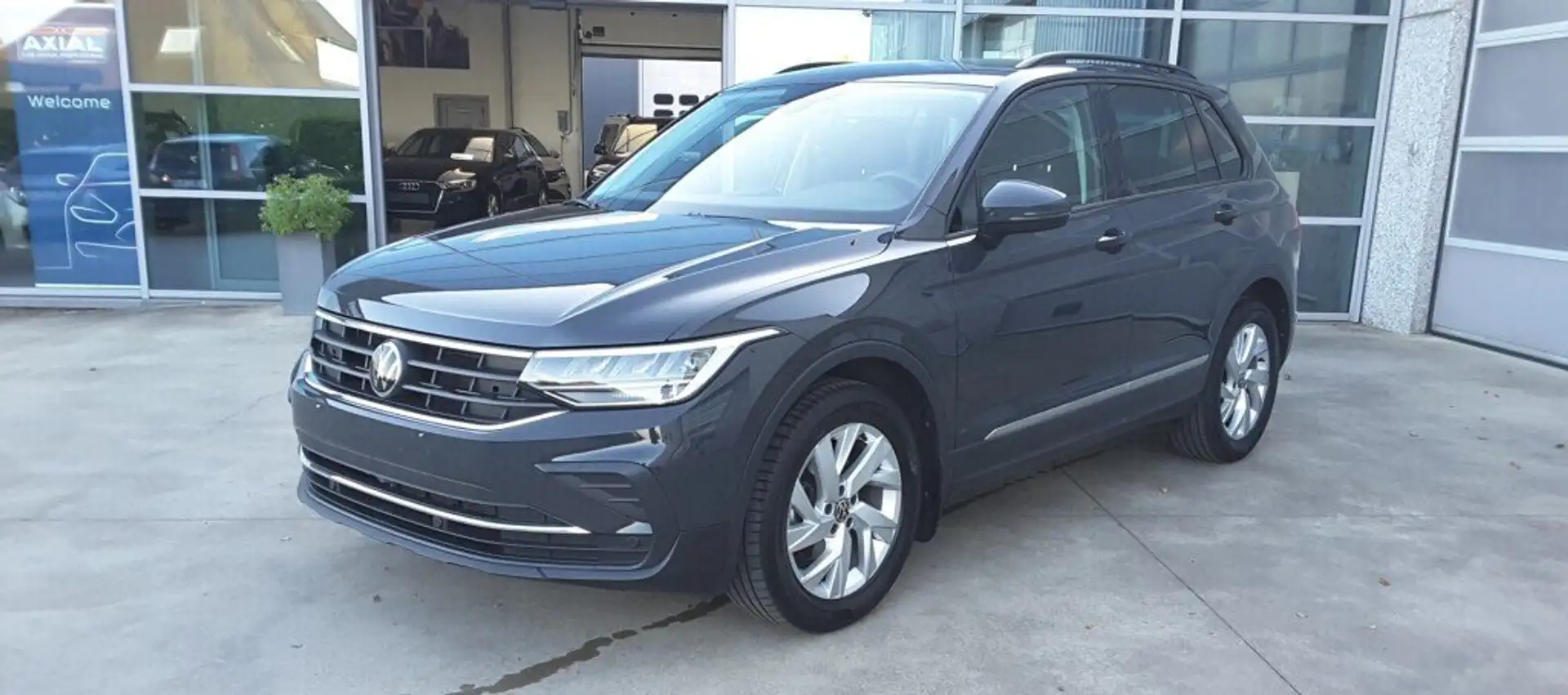Volkswagen Tiguan Tiguan 1.5 TSI OPF DSG Life Grau - 1