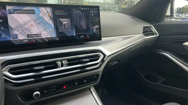 BMW 3 Series view 23
