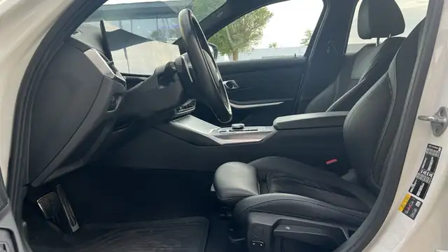 BMW 3 Series view 12