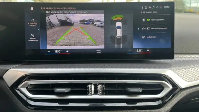 BMW 3 Series view 22
