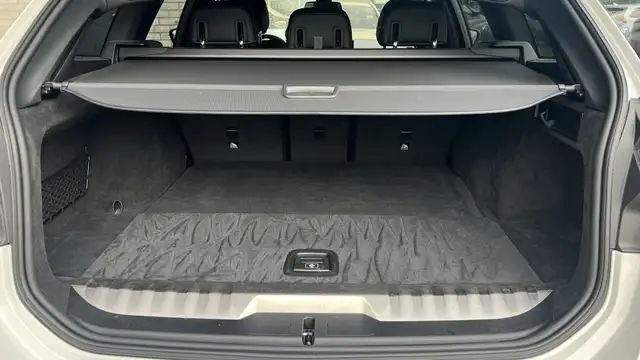 BMW 3 Series view 13