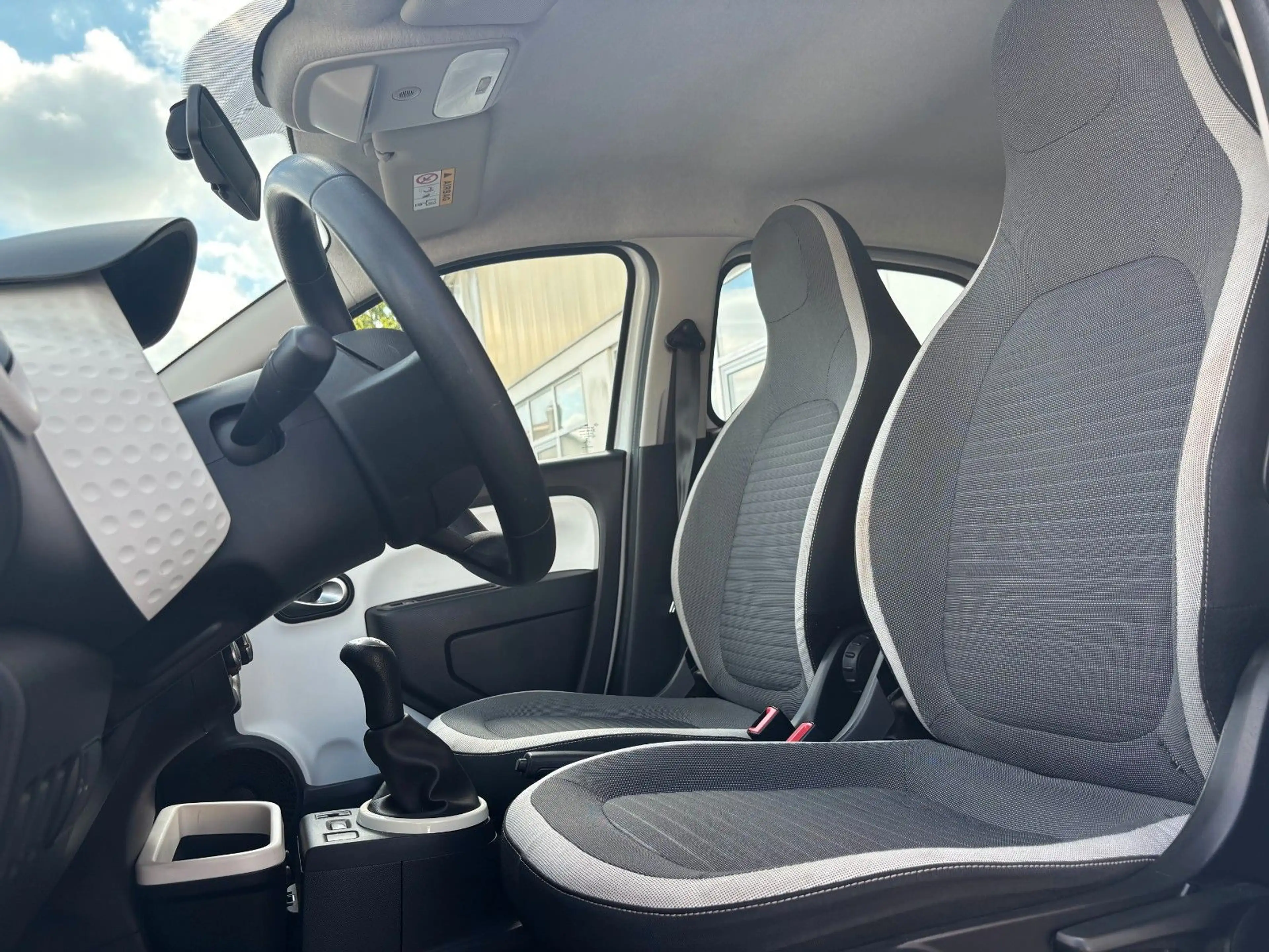 Renault Twingo Experience 1.0 SCe 70 — photo 13