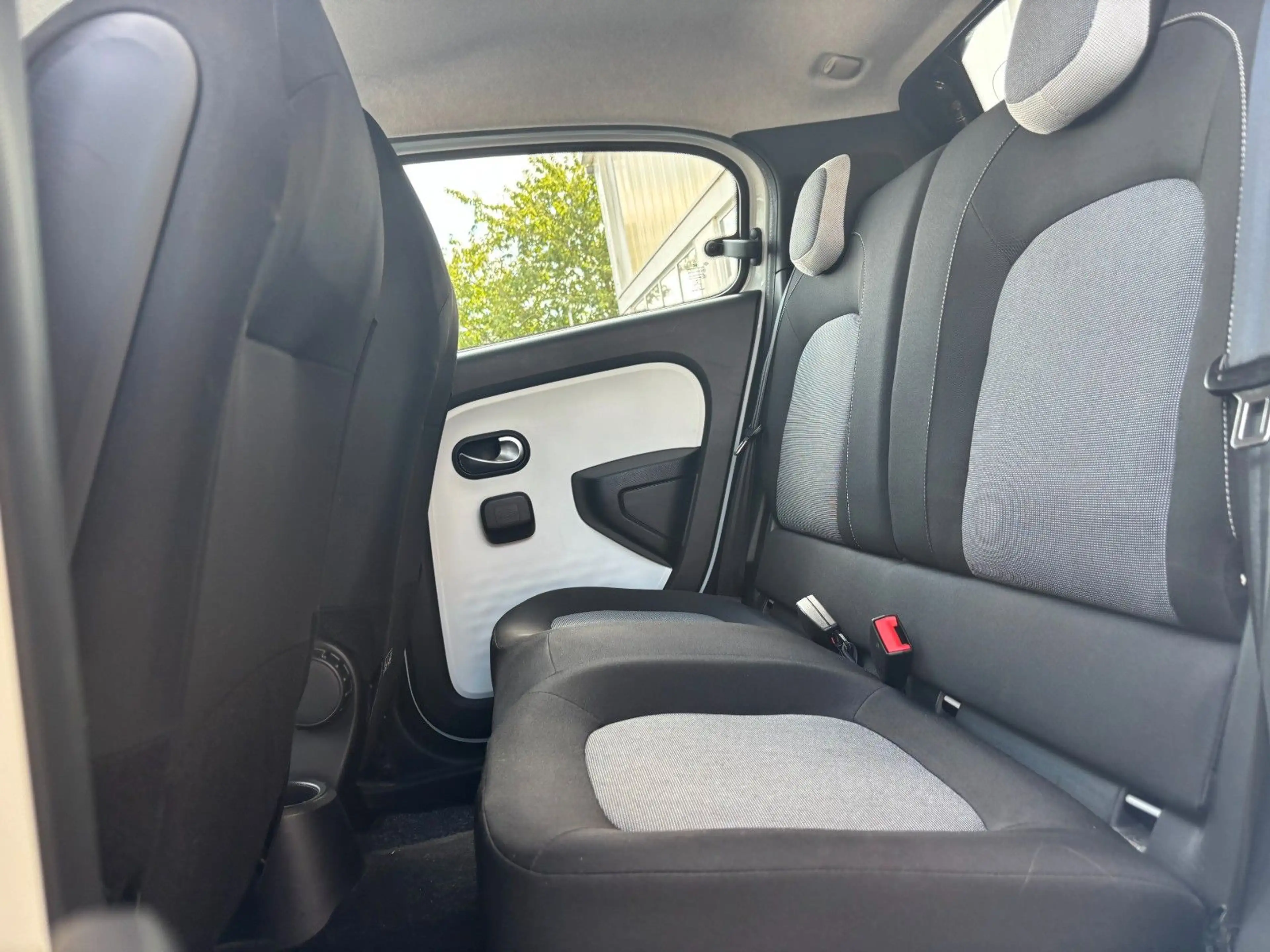 Renault Twingo Experience 1.0 SCe 70 — photo 15
