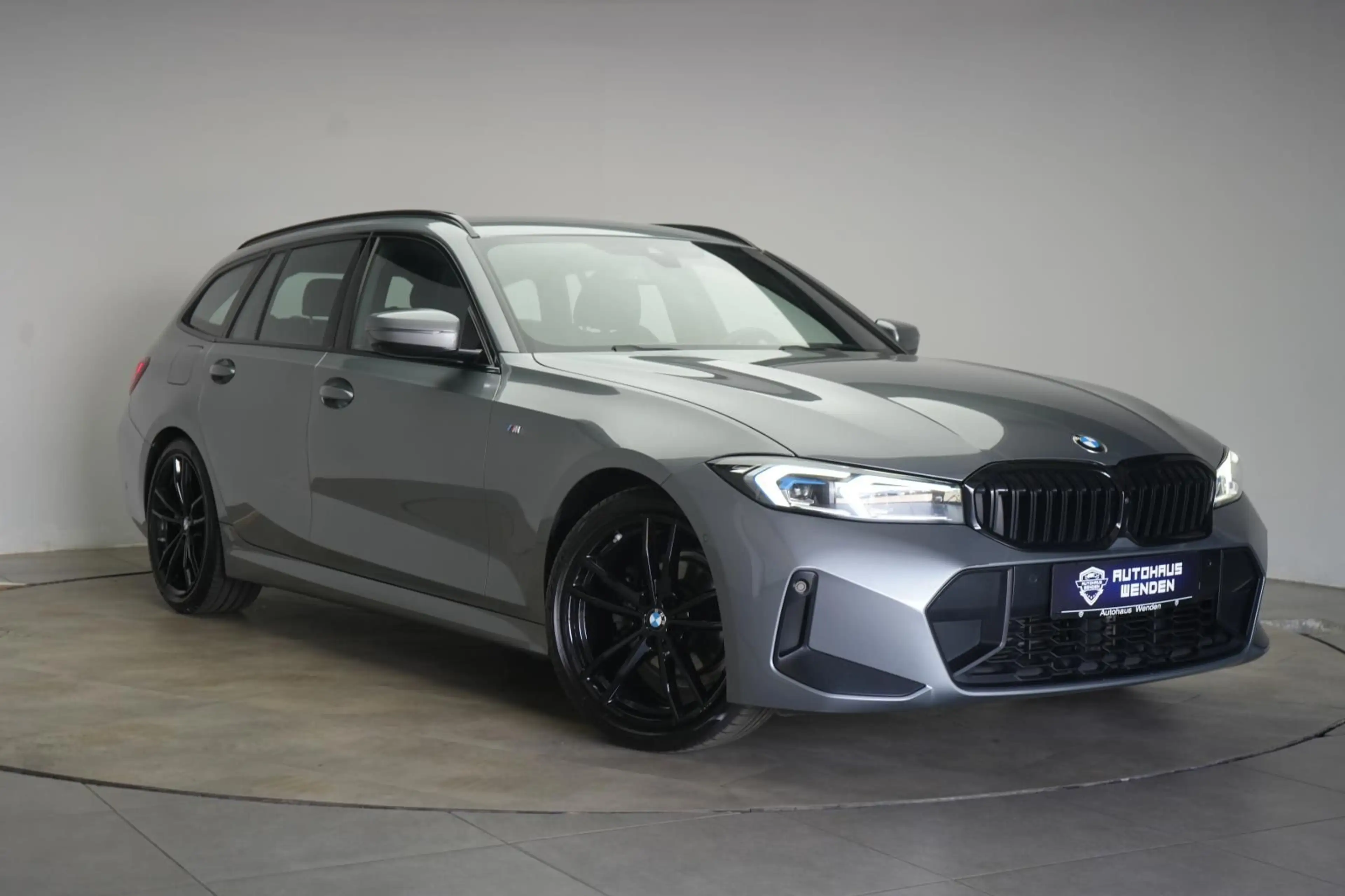 BMW 318 i Touring M Sport CarPlay/Temp/Kamera/HUD/La — photo 2