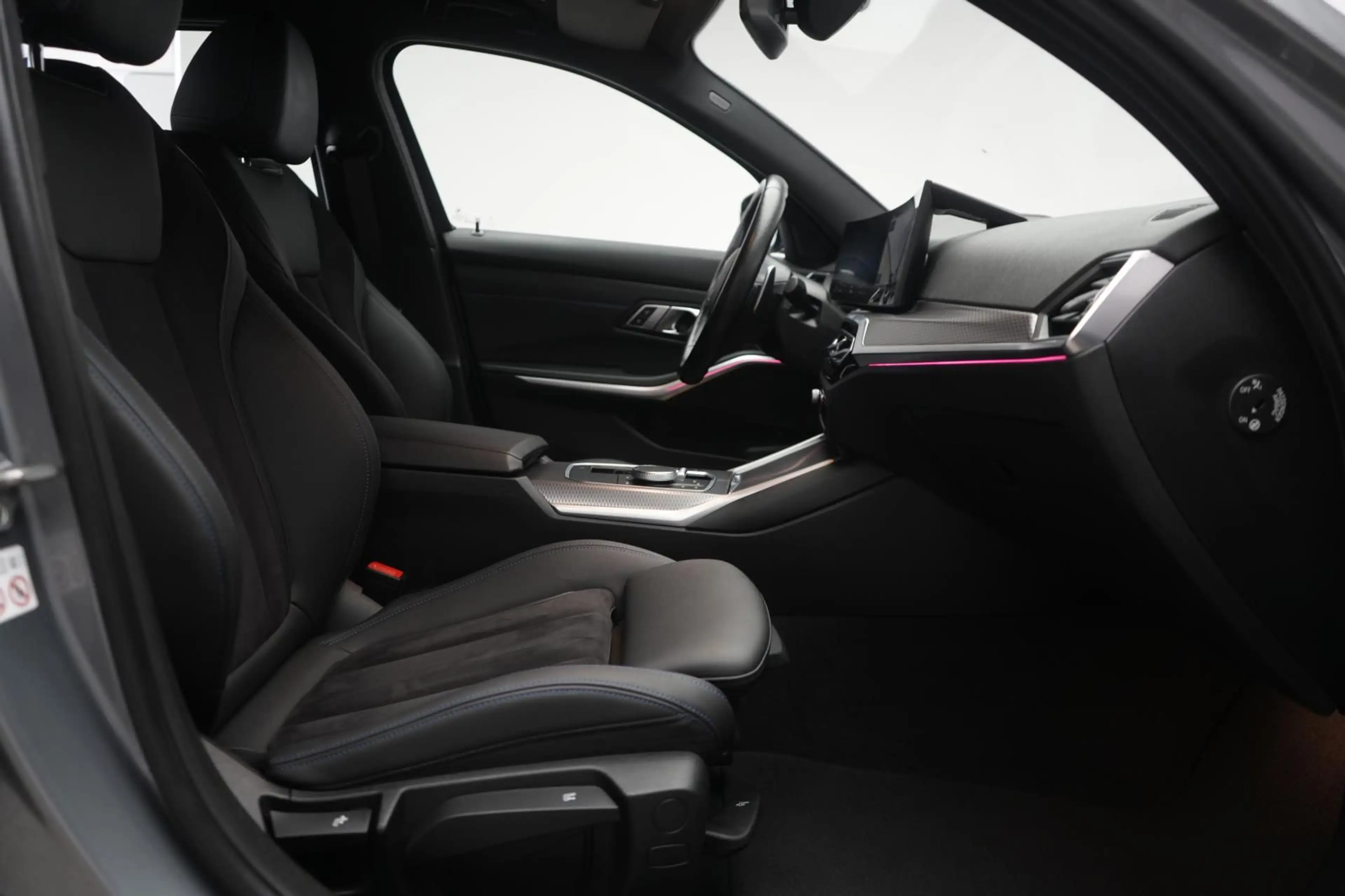 BMW 318 i Touring M Sport CarPlay/Temp/Kamera/HUD/La — photo 9