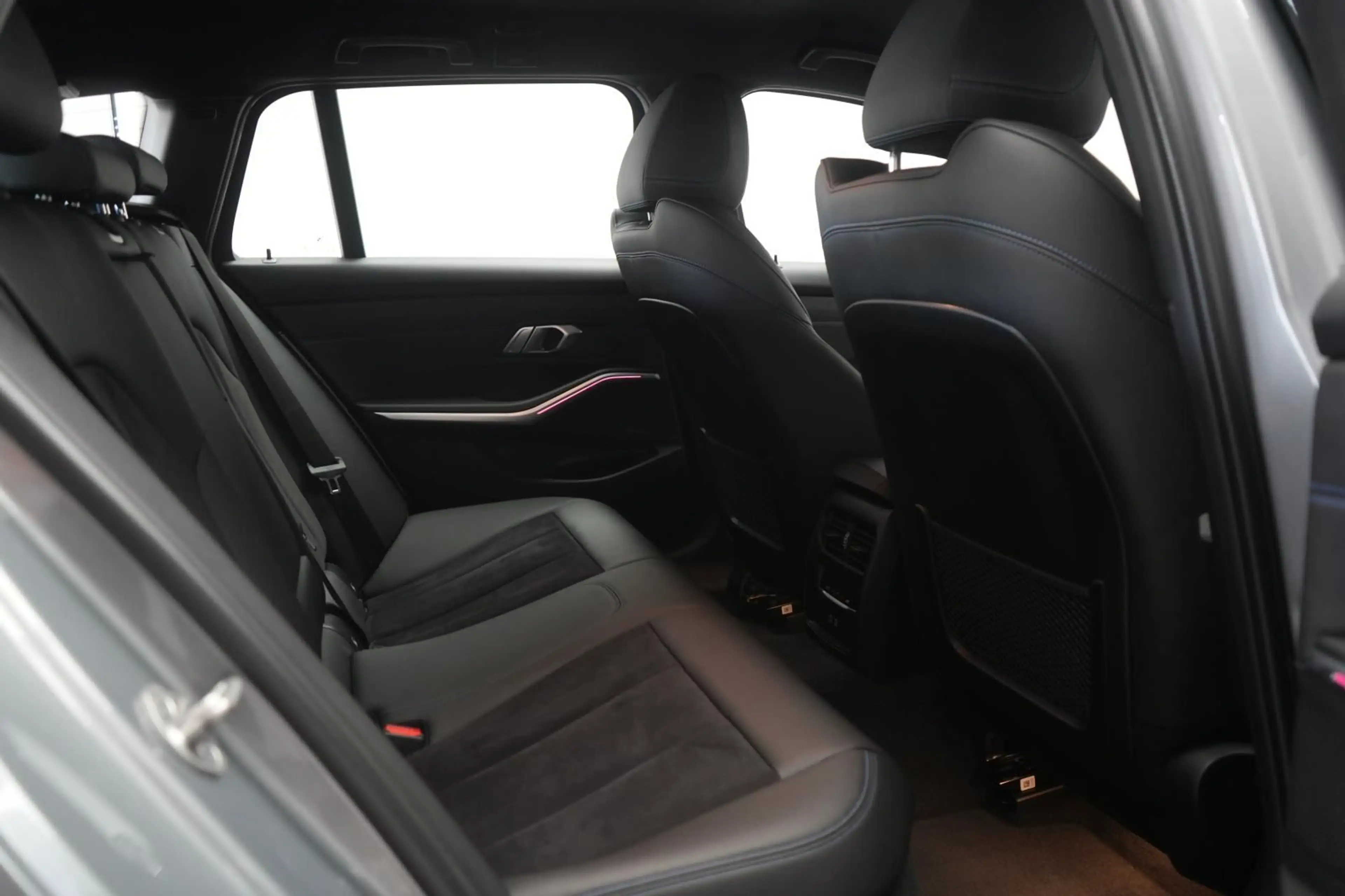 BMW 318 i Touring M Sport CarPlay/Temp/Kamera/HUD/La — photo 11