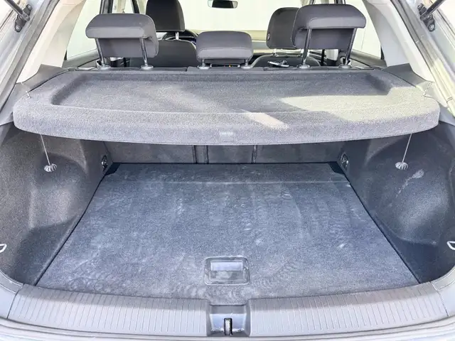 Volkswagen T-Roc view 12