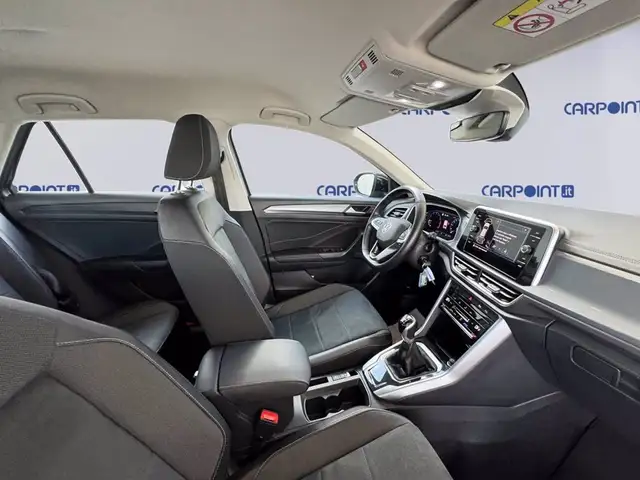 Volkswagen T-Roc view 7