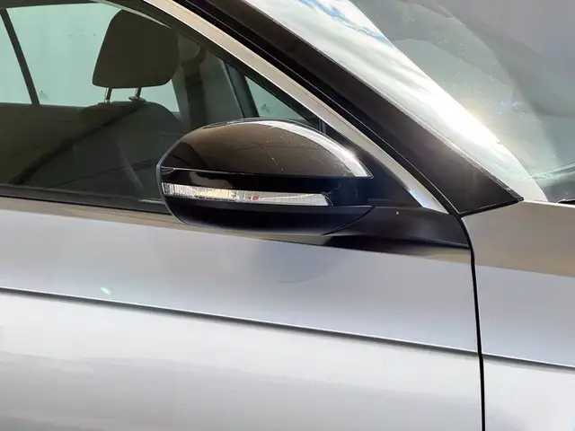 Volkswagen T-Roc view 16