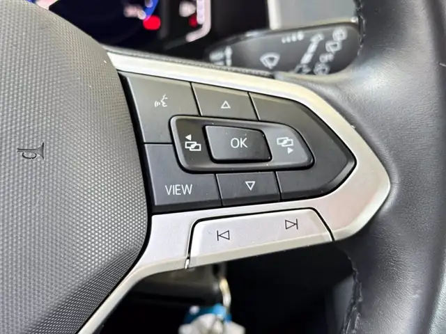 Volkswagen T-Roc view 22