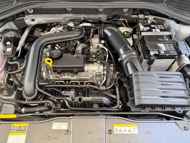Volkswagen T-Roc view 13