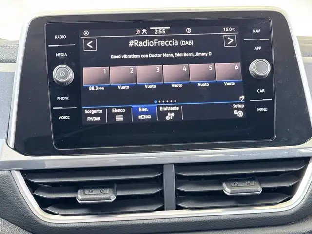 Volkswagen T-Roc view 24