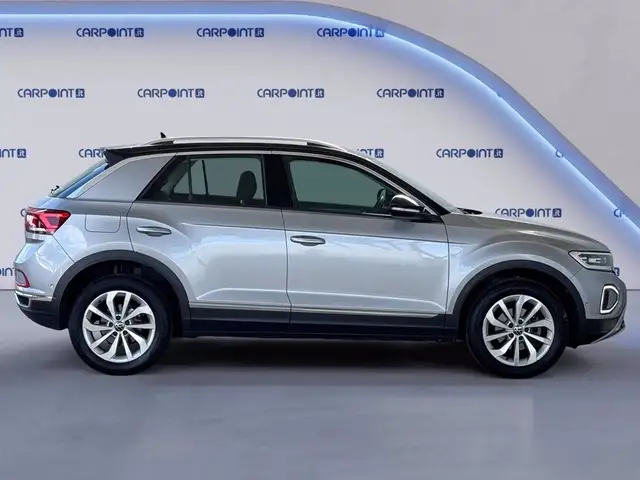 Volkswagen T-Roc view 6