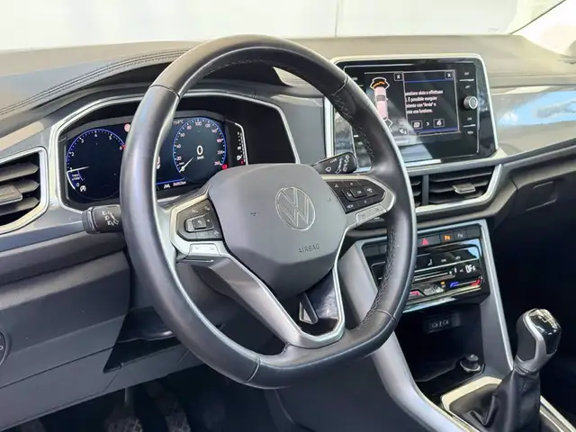 Volkswagen T-Roc view 19
