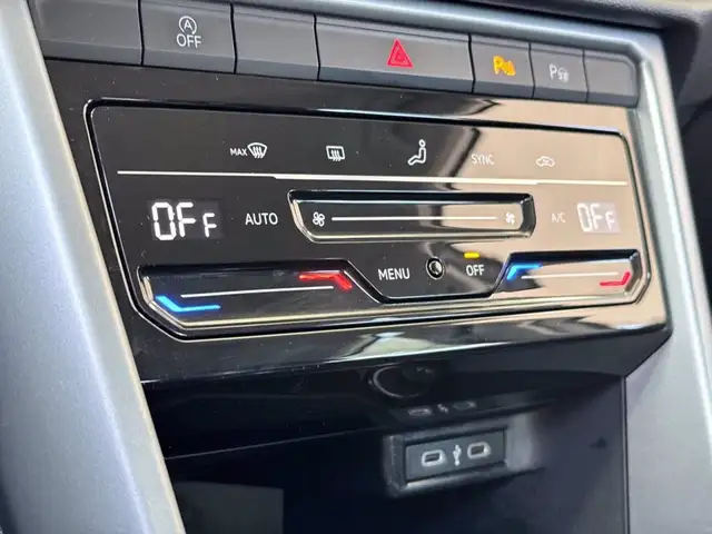 Volkswagen T-Roc view 25