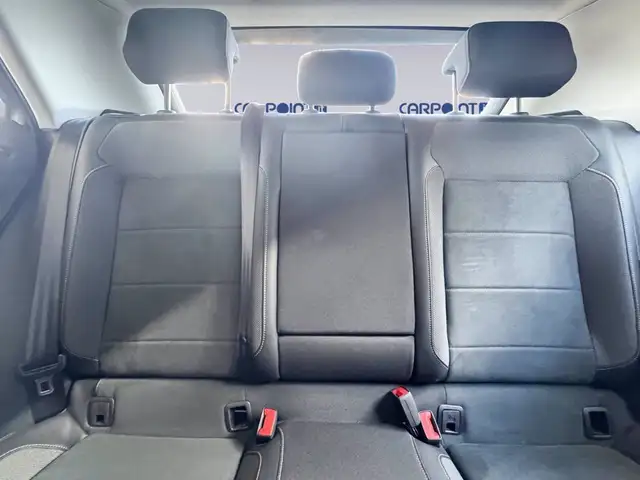 Volkswagen T-Roc view 10
