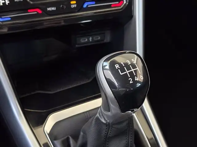 Volkswagen T-Roc view 26