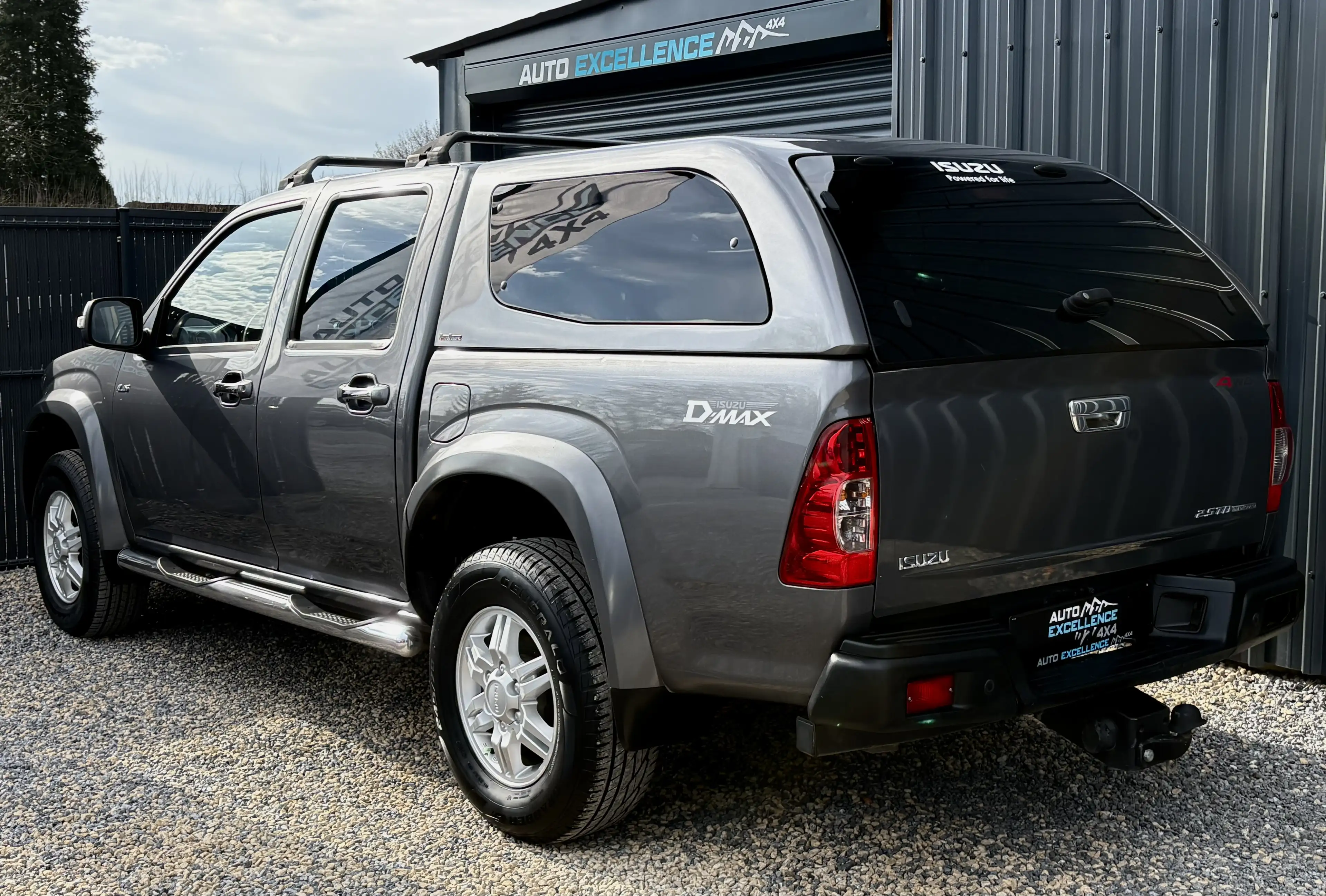 Isuzu D-Max D-Max 2.5 Turbo Di 4WD LS Granite Hardtop/ GPS/ — photo 2