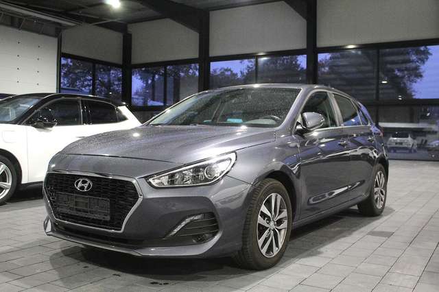 Imagine Hyundai i30 1.4 Trend (Navi Paket)
