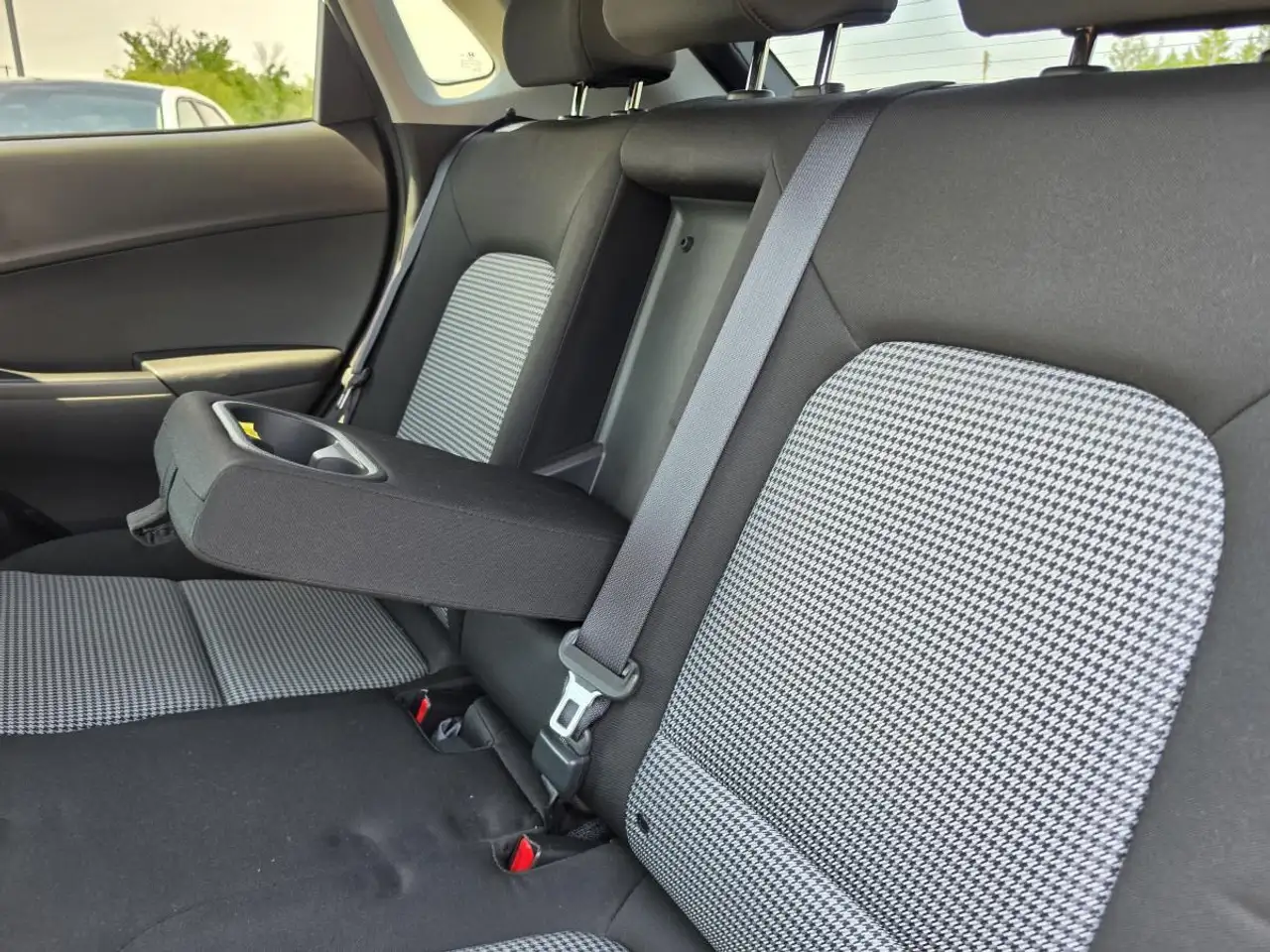 Hyundai KONA снимка Hyundai KONA