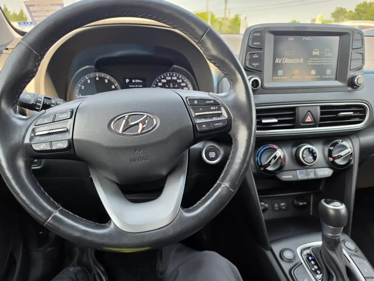 Hyundai KONA снимка Hyundai KONA