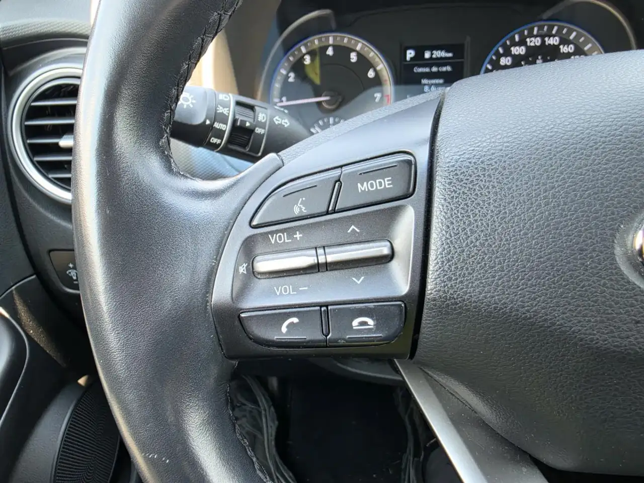 Hyundai KONA снимка Hyundai KONA