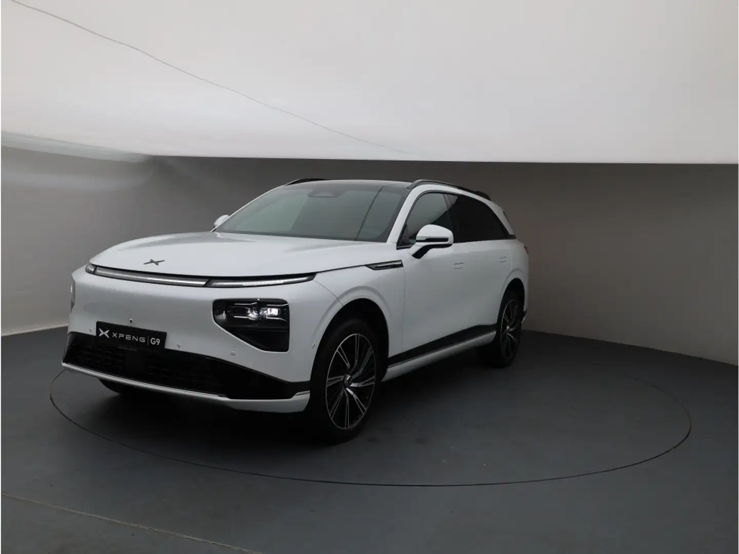 Xpeng G9 AWD Performance 2025 AHK PremiumPaket 360Kam Blanco - 2