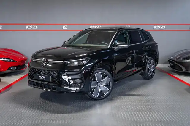 Volkswagen Tayron view 2