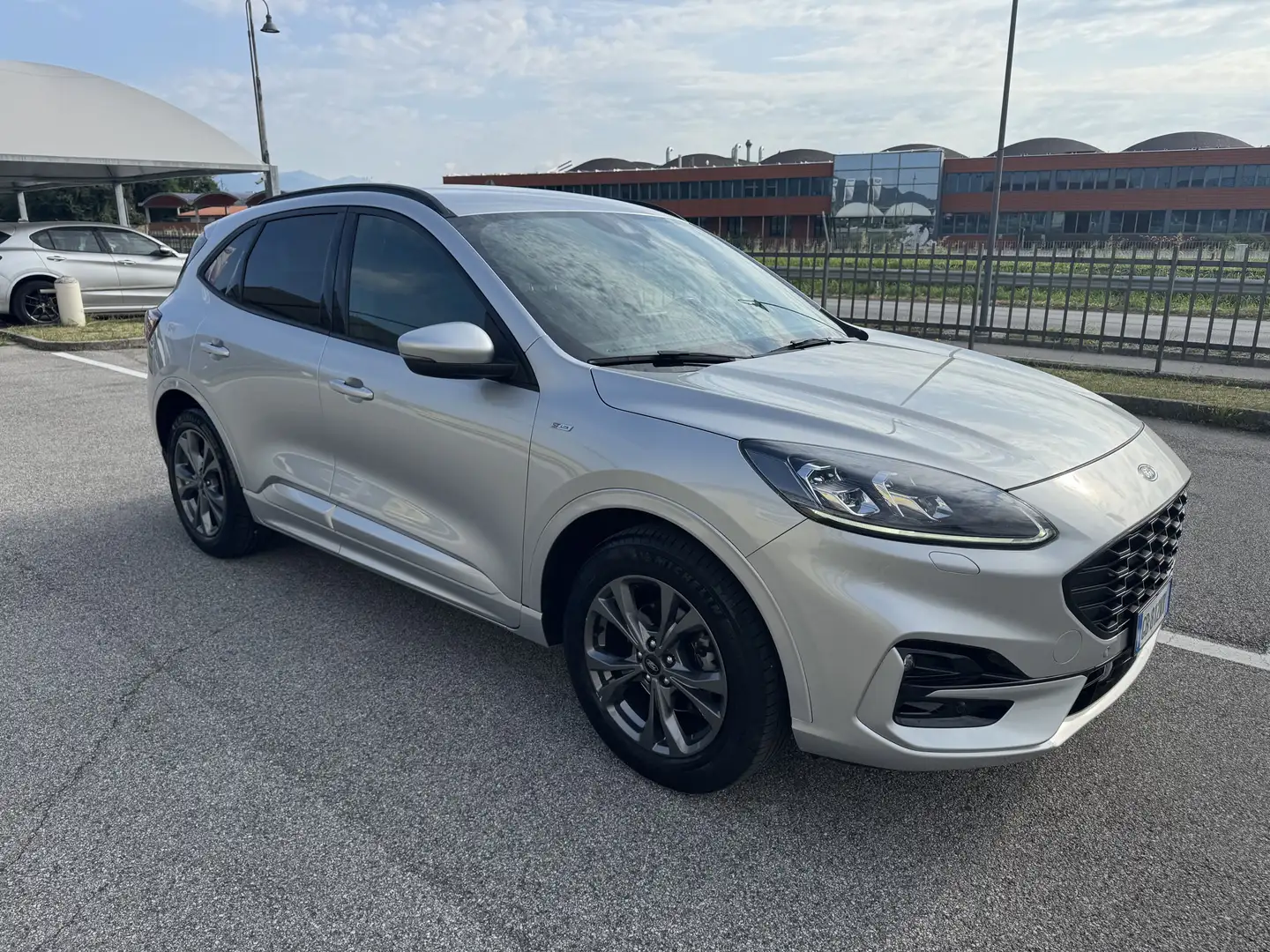 Ford Kuga St-Line X 1.5 EcoBoost (benzina) 150CV S&S Manuale Gris - 2