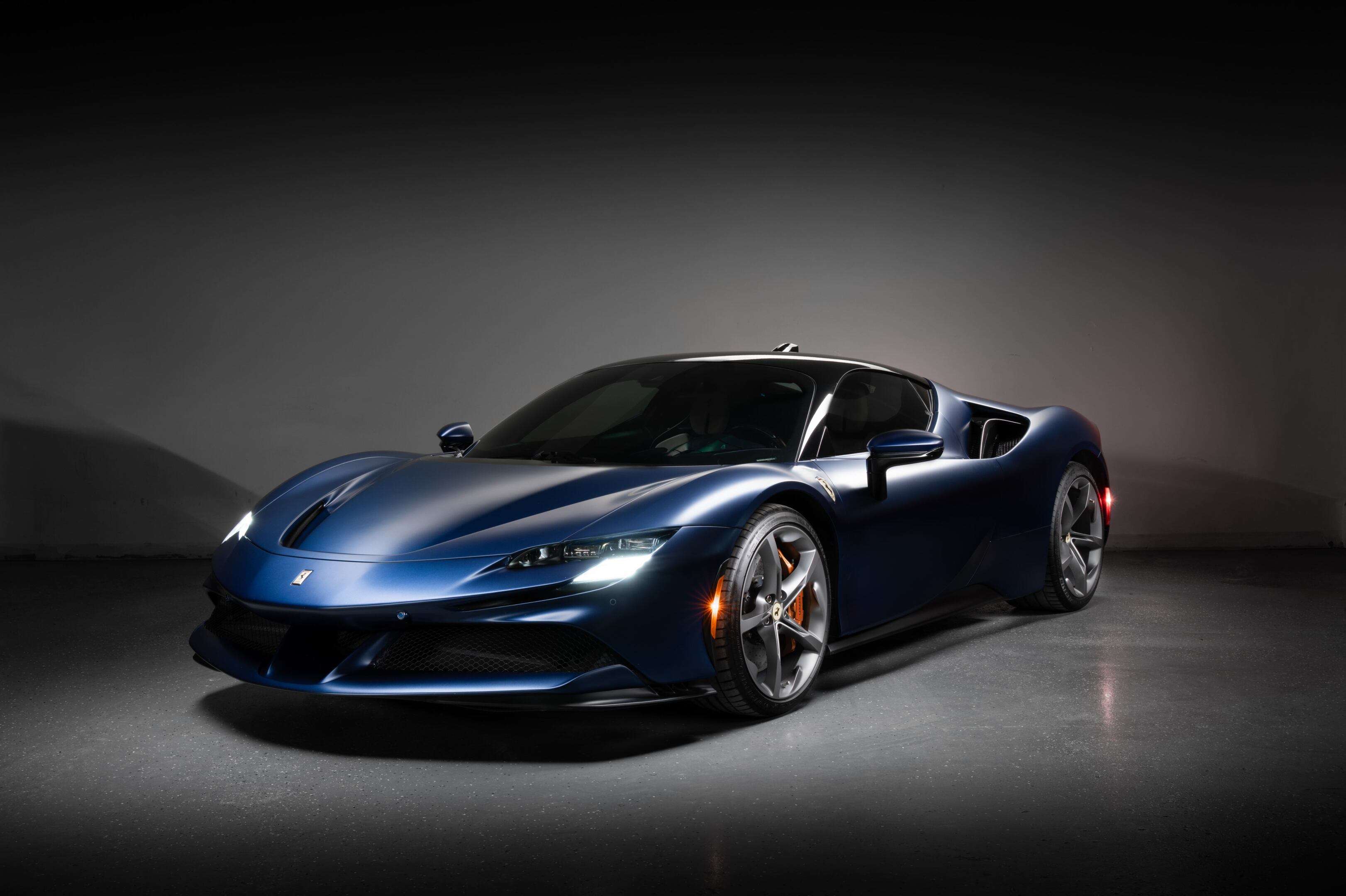 2022 Ferrari SF90 NO ACCIDENT|CARBON CERAMIC BRAKES|CARBON INT PKG |