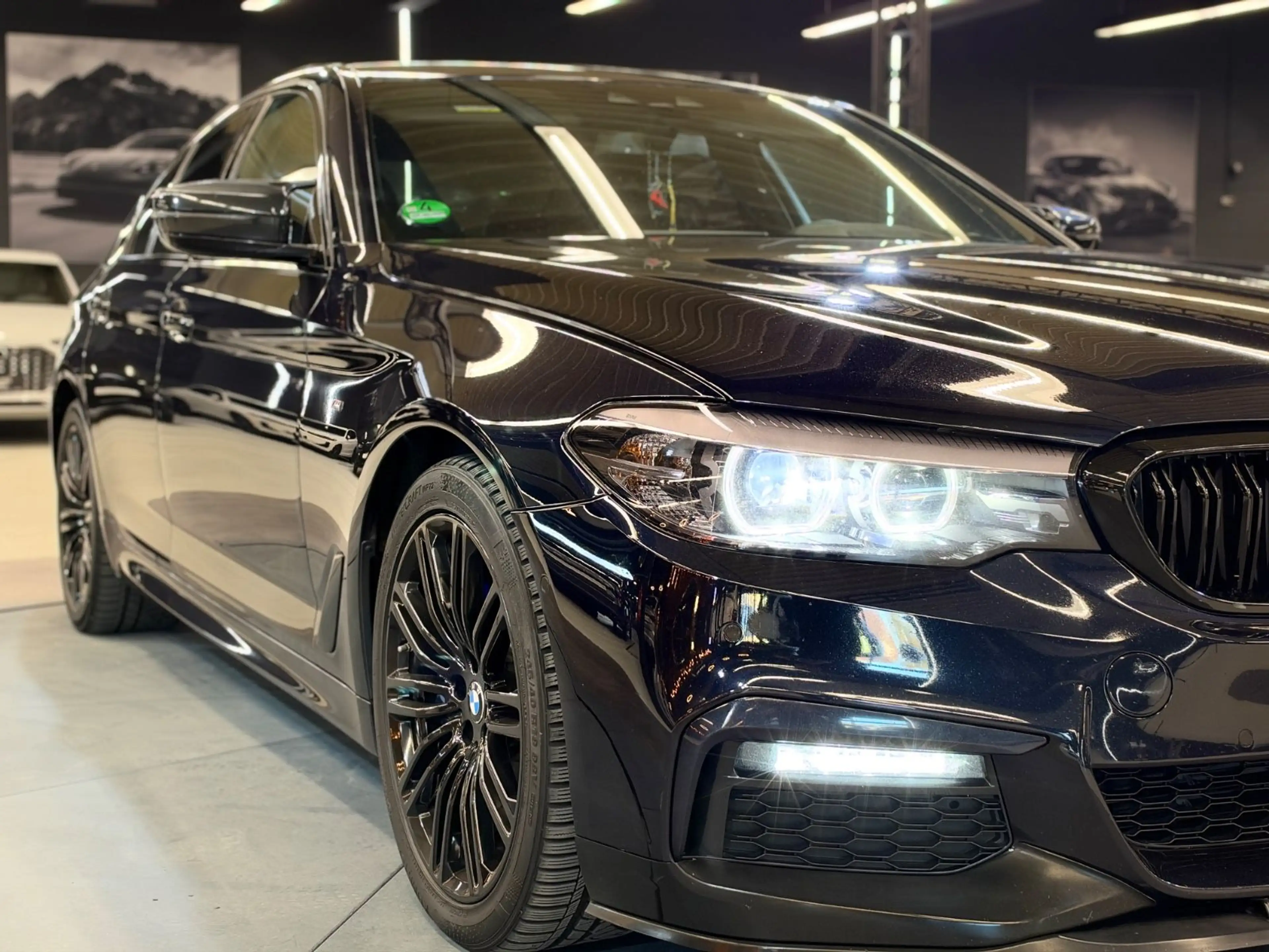 BMW 530 d M Sport Lim.*HEAD-UP*LED*19"ALU*ACC* — photo 2