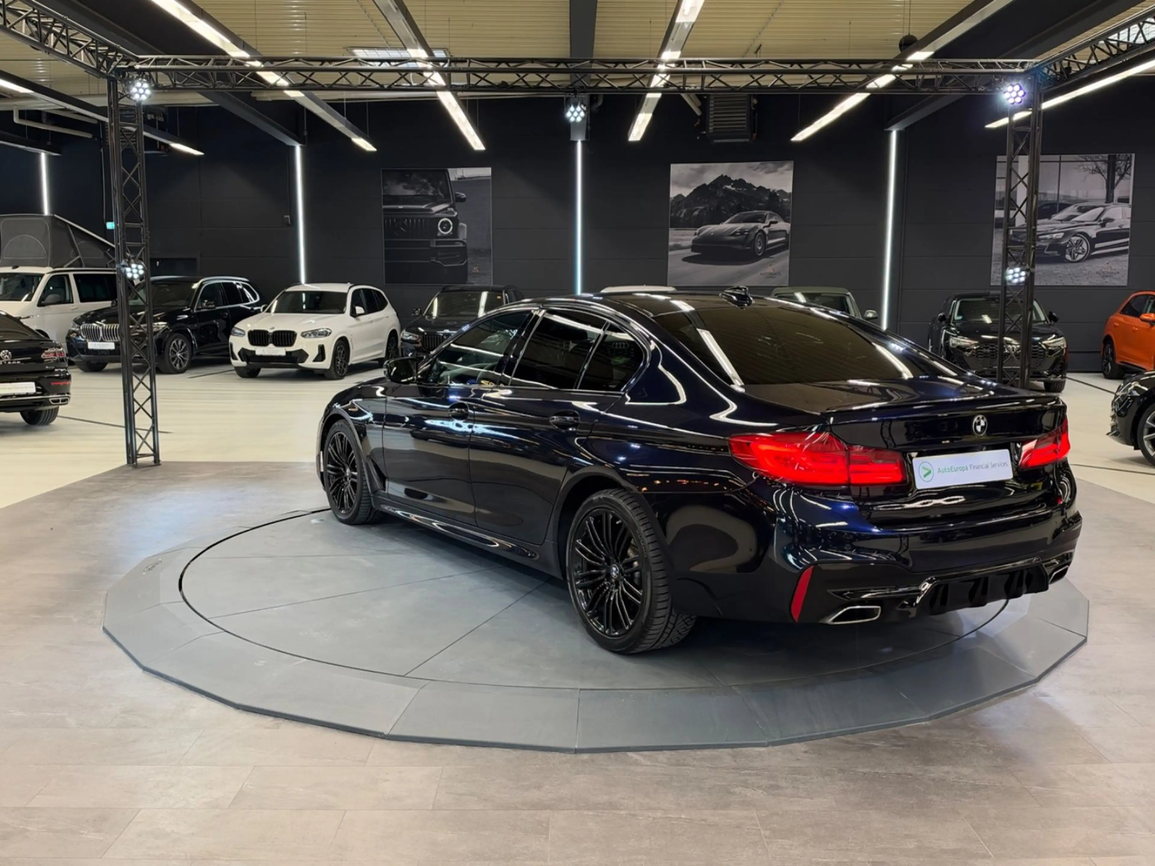 BMW 530 d M Sport Lim.*HEAD-UP*LED*19"ALU*ACC* — photo 9