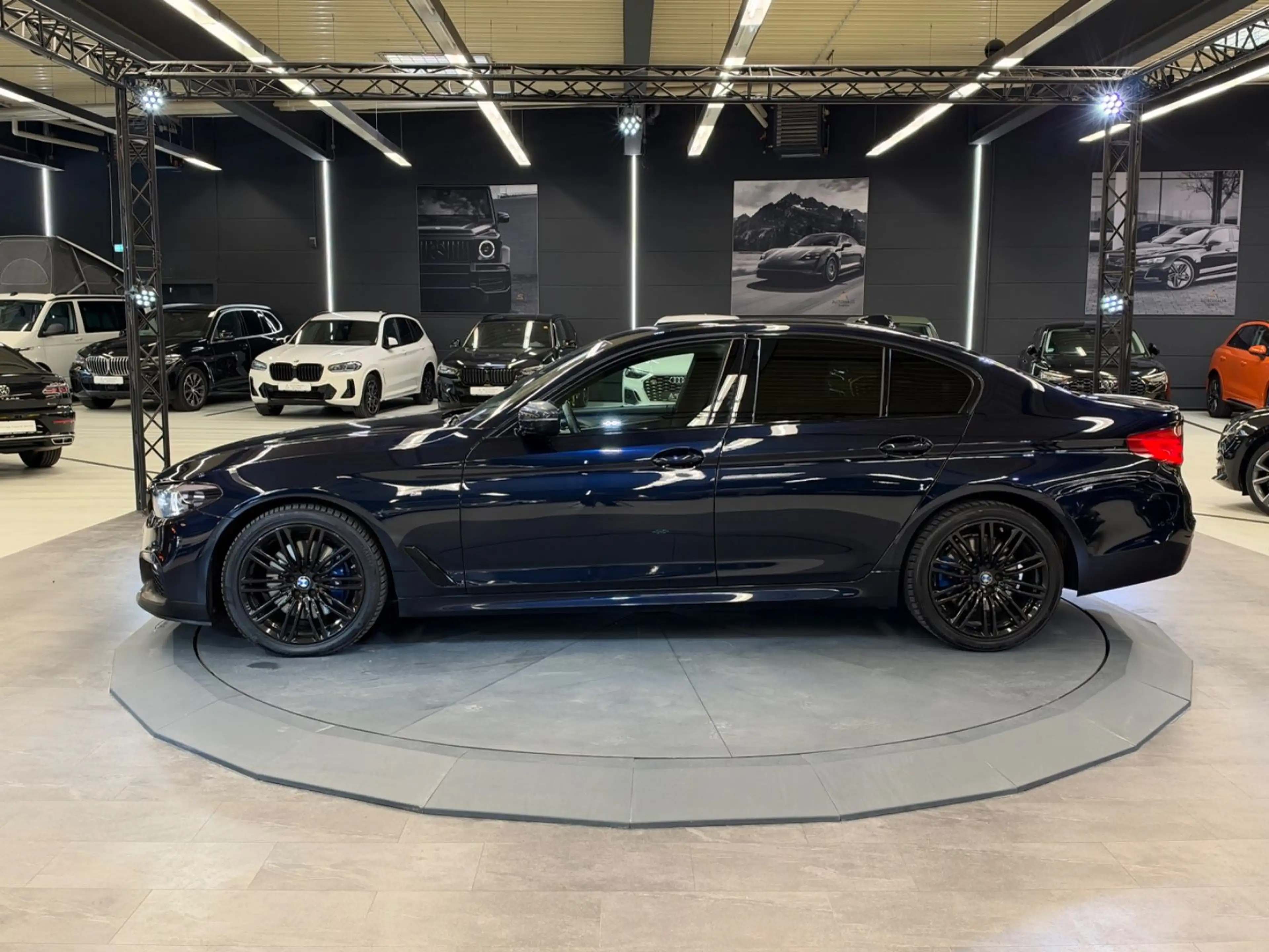 BMW 530 d M Sport Lim.*HEAD-UP*LED*19"ALU*ACC* — photo 8