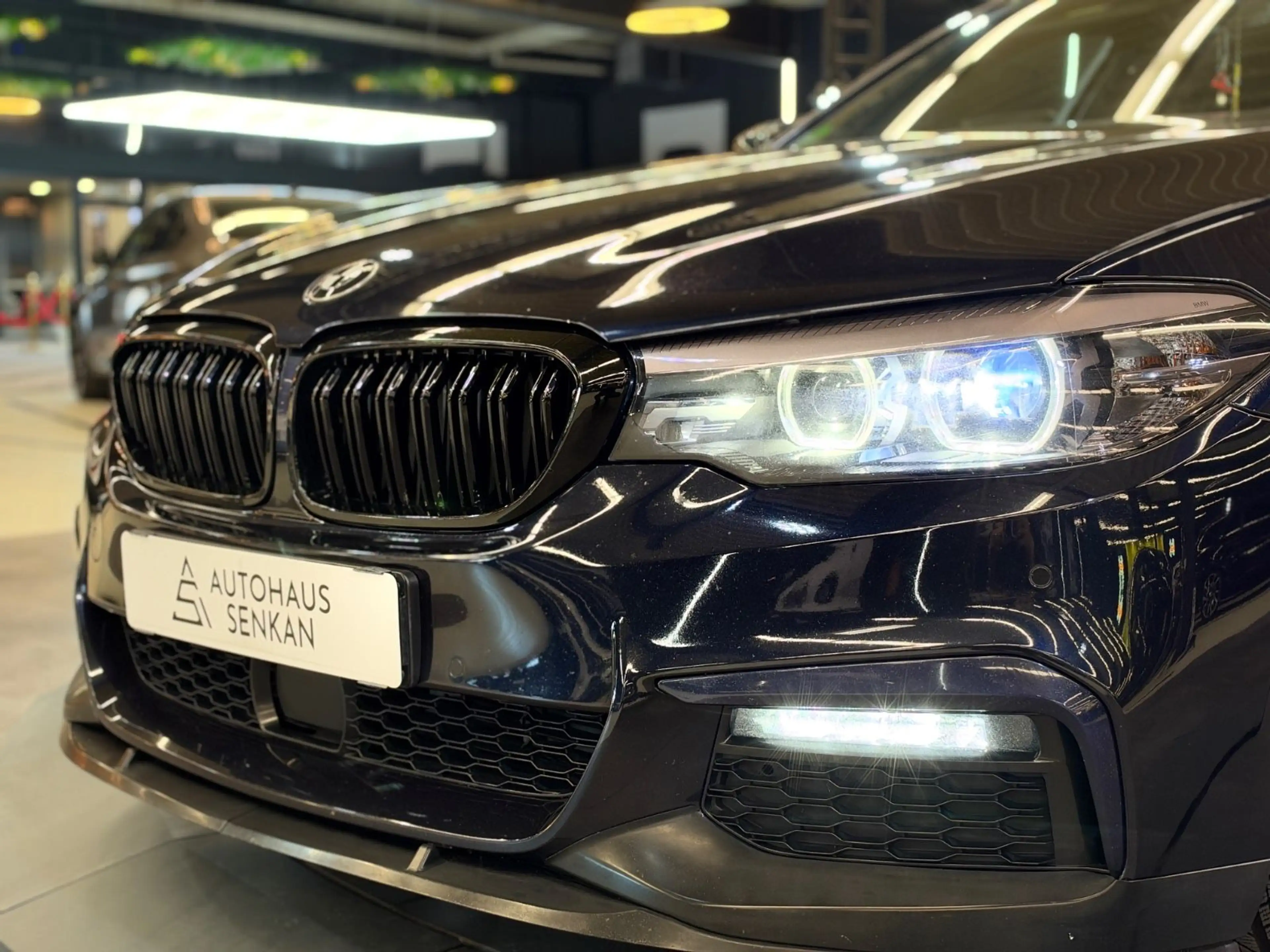 BMW 530 d M Sport Lim.*HEAD-UP*LED*19"ALU*ACC* — photo 4