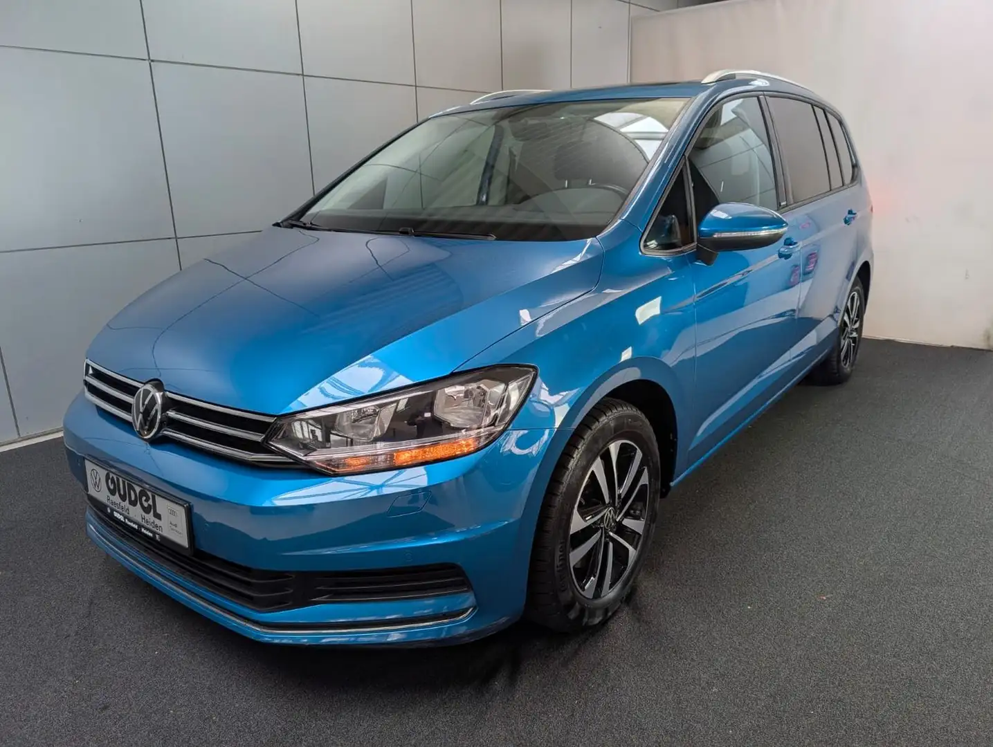 Volkswagen Touran United 2.0 TDI SCR 7-Sitzer AHK Panorama Blauw - 2