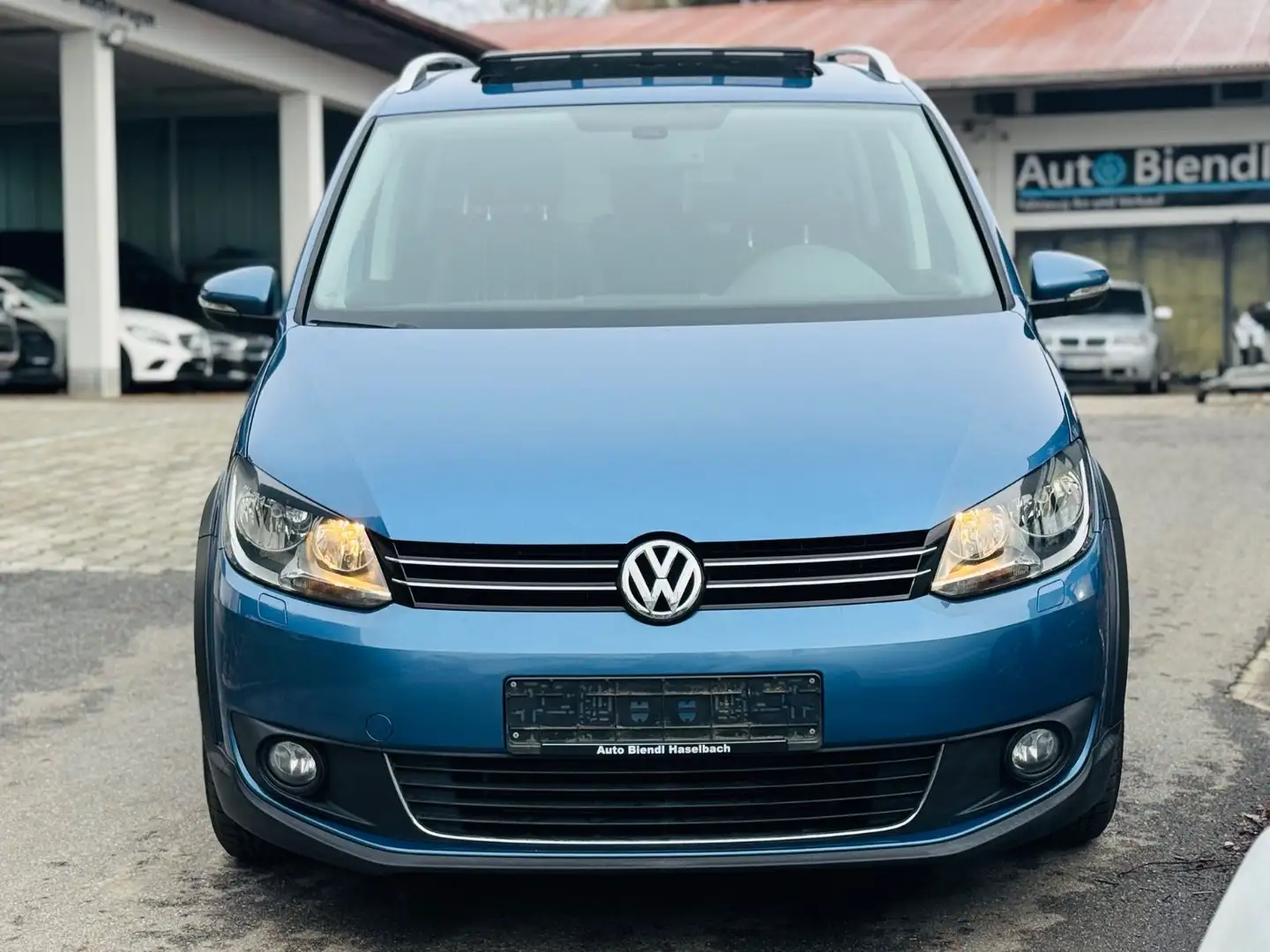 Volkswagen Touran Cross Touran Automatik Pano SHZ Bleu - 2