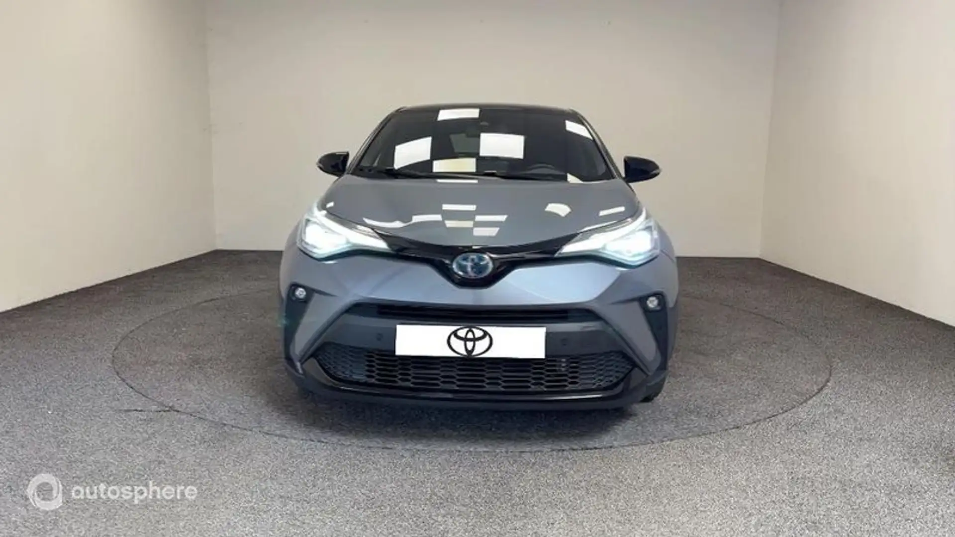 Toyota C-HR 122h Distinctive 2WD E-CVT MY20 - 2