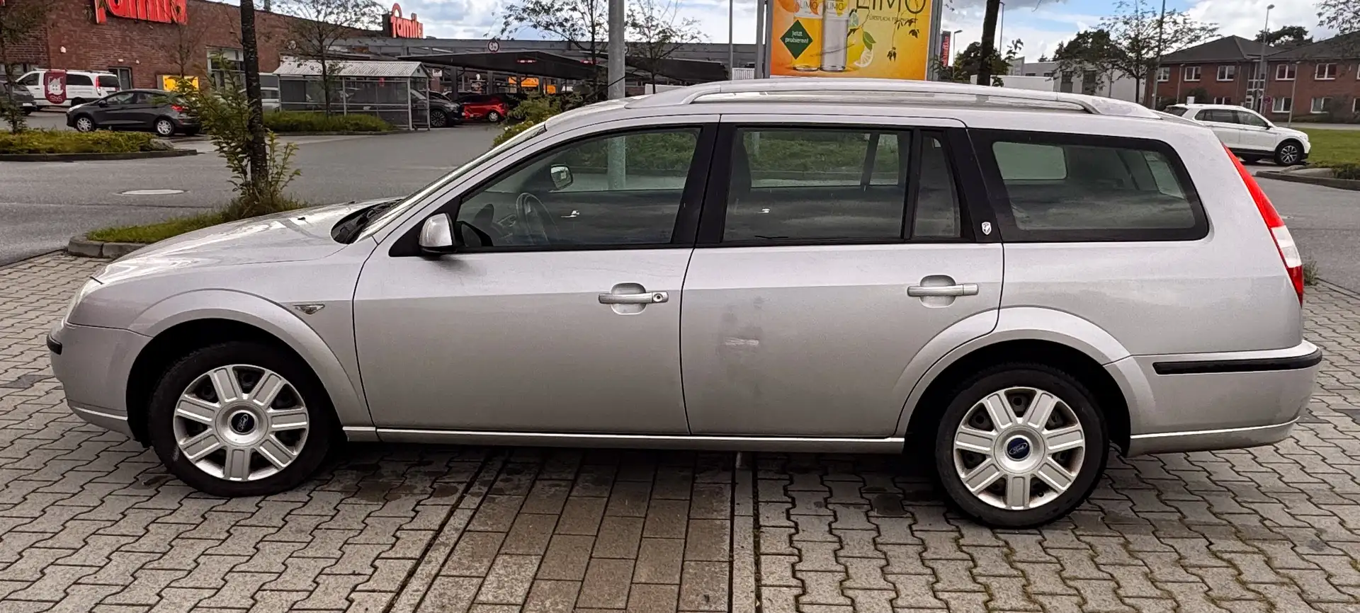 Ford Mondeo Mondeo 2.0 Turnier Aut. Ghia Silber - 2