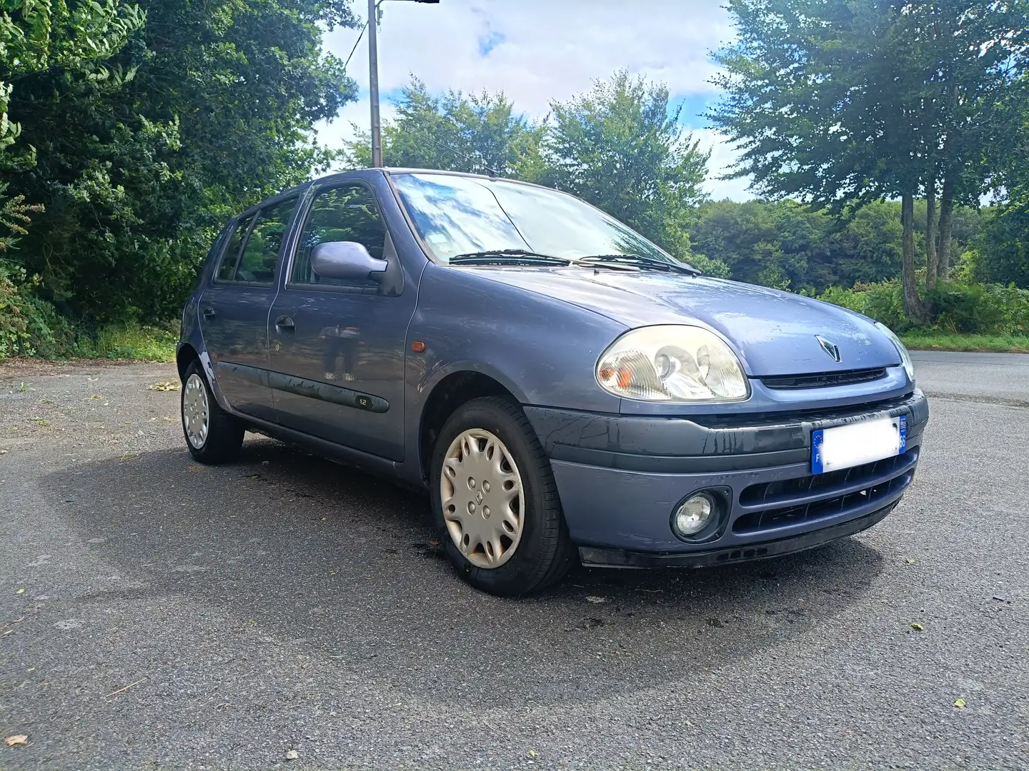 Renault Clio Clio 1.2i RXE Bleu - 1