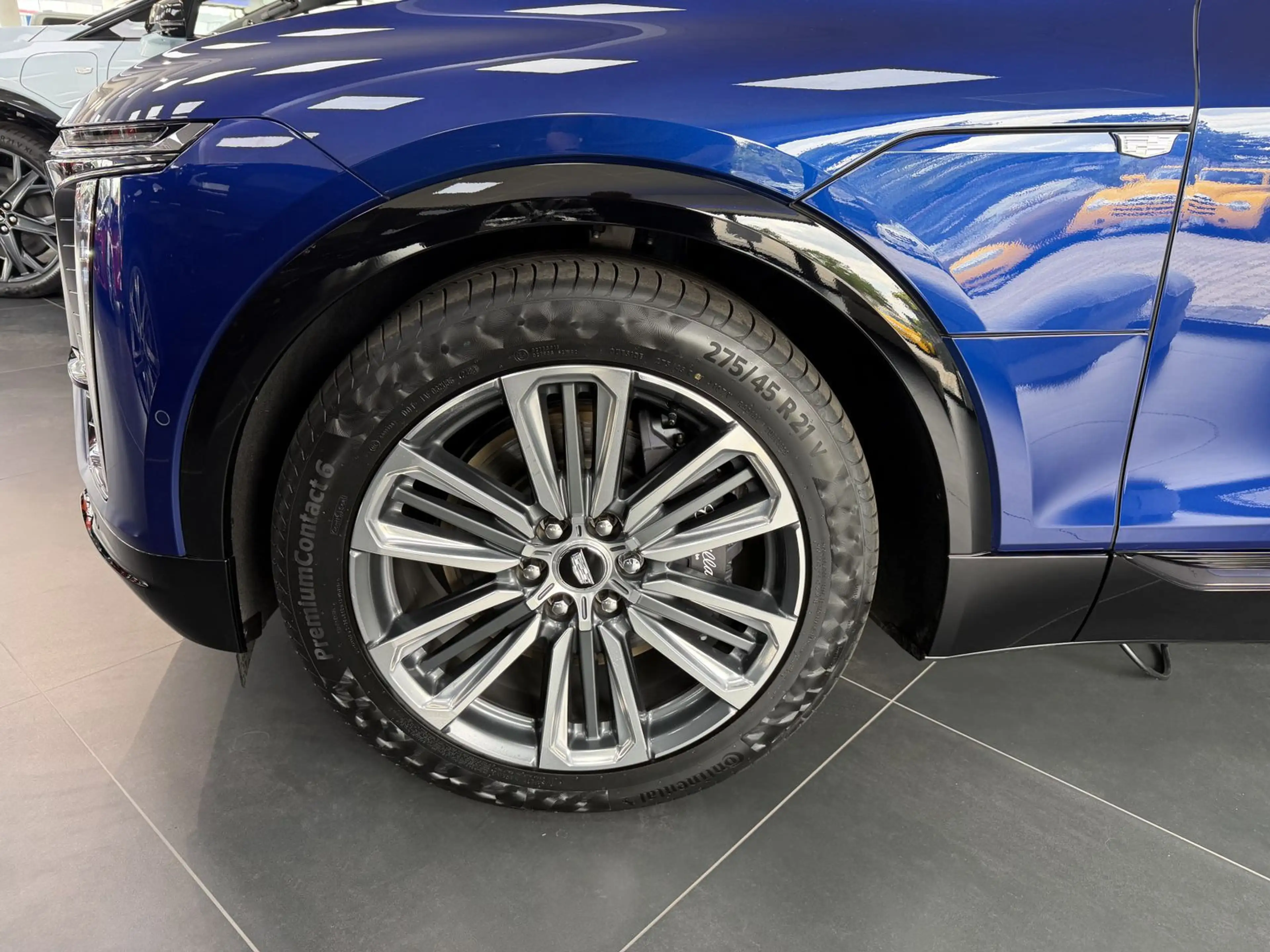Cadillac Lyriq Sport 600e AWD — photo 8