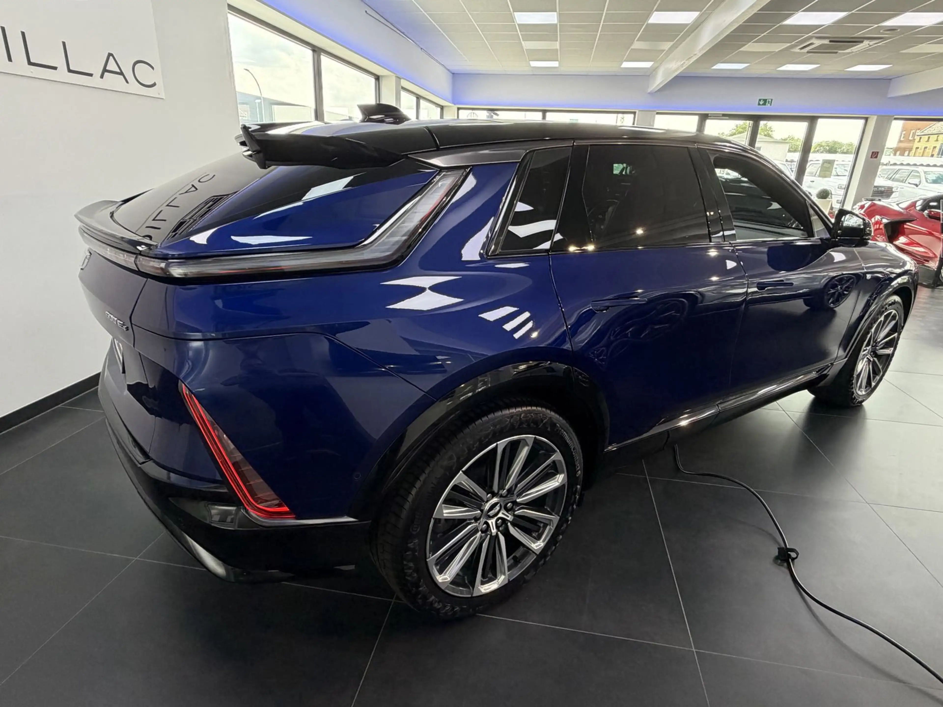 Cadillac Lyriq Sport 600e AWD — photo 3
