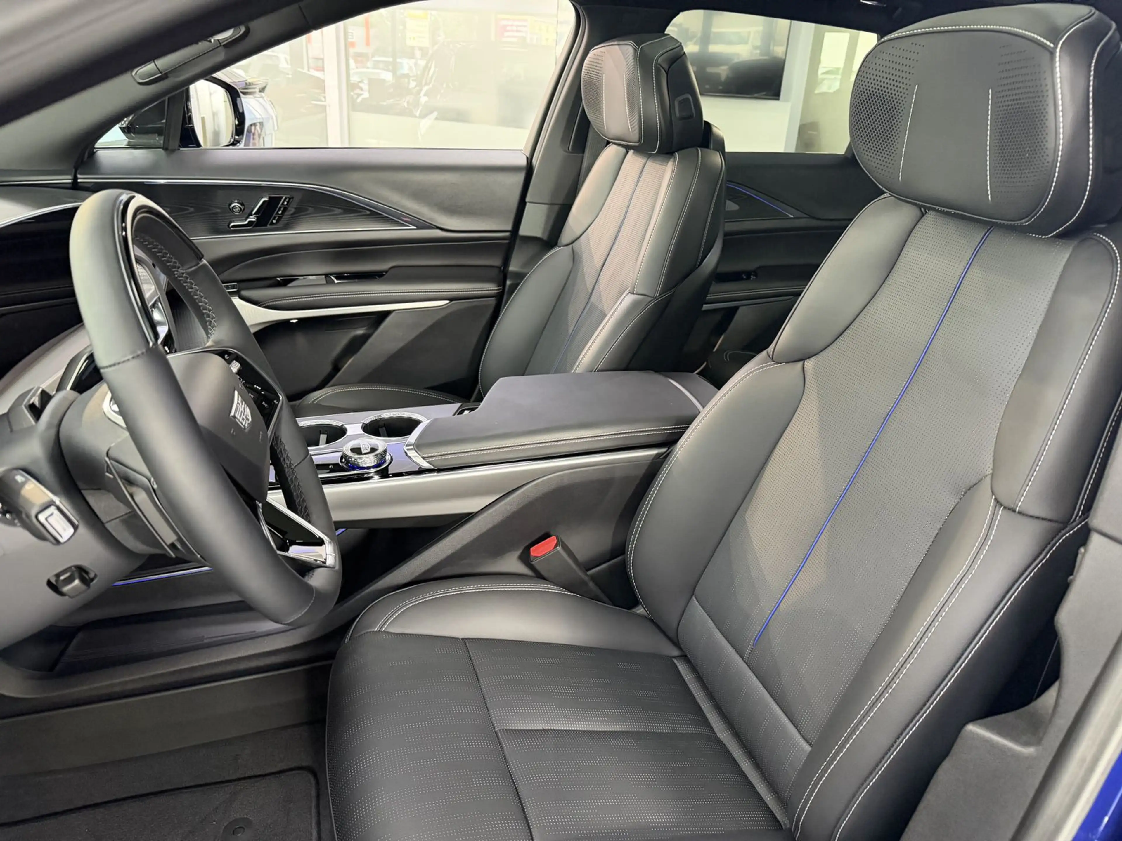 Cadillac Lyriq Sport 600e AWD — photo 10