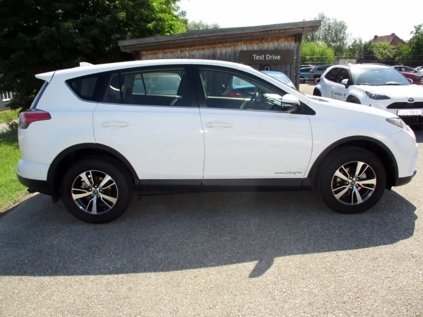 Toyota RAV 4 2,0 2WD D-4D Active WP + TSS + BSM + Standhzg Bianco - 2