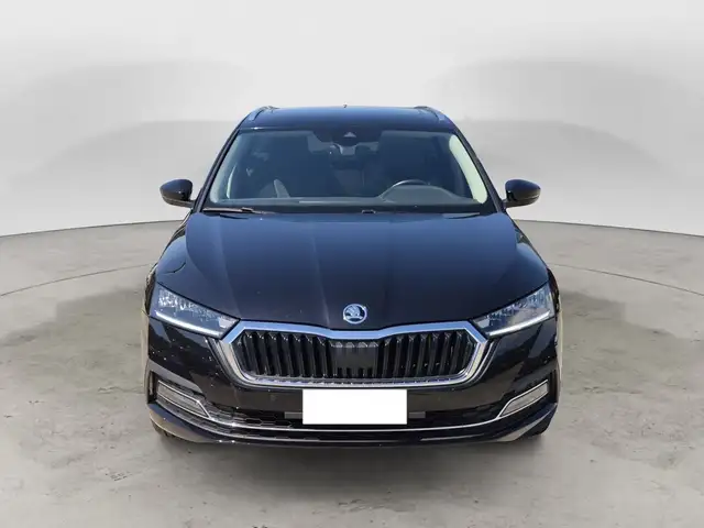 Skoda Octavia view 2