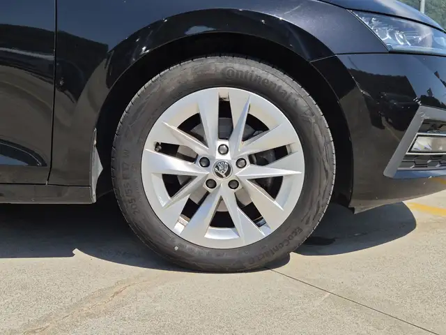 Skoda Octavia view 13