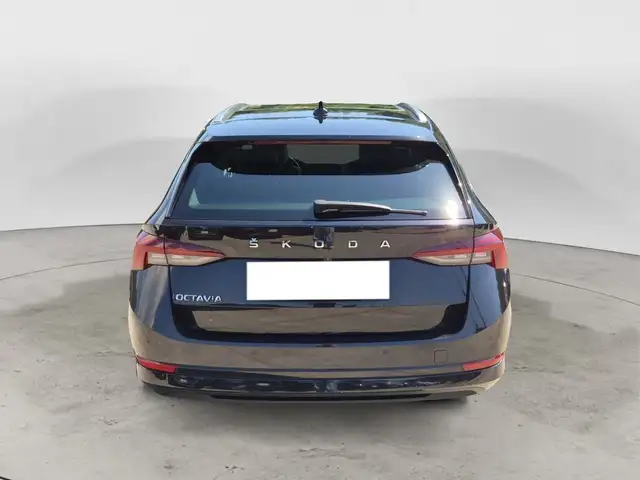 Skoda Octavia view 3